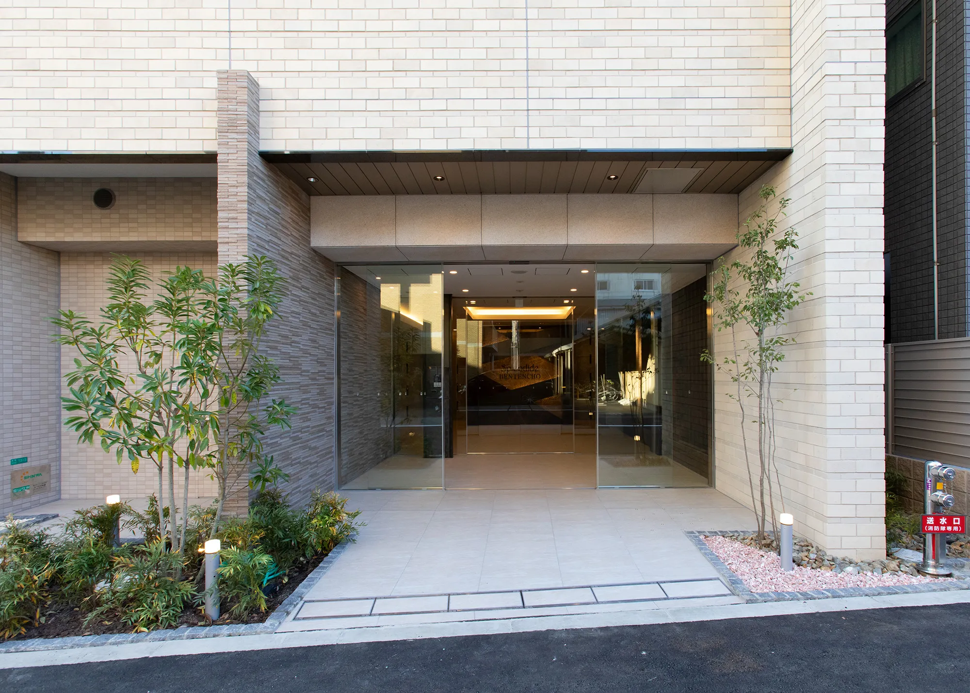 スプランディッド弁天町：アプローチ