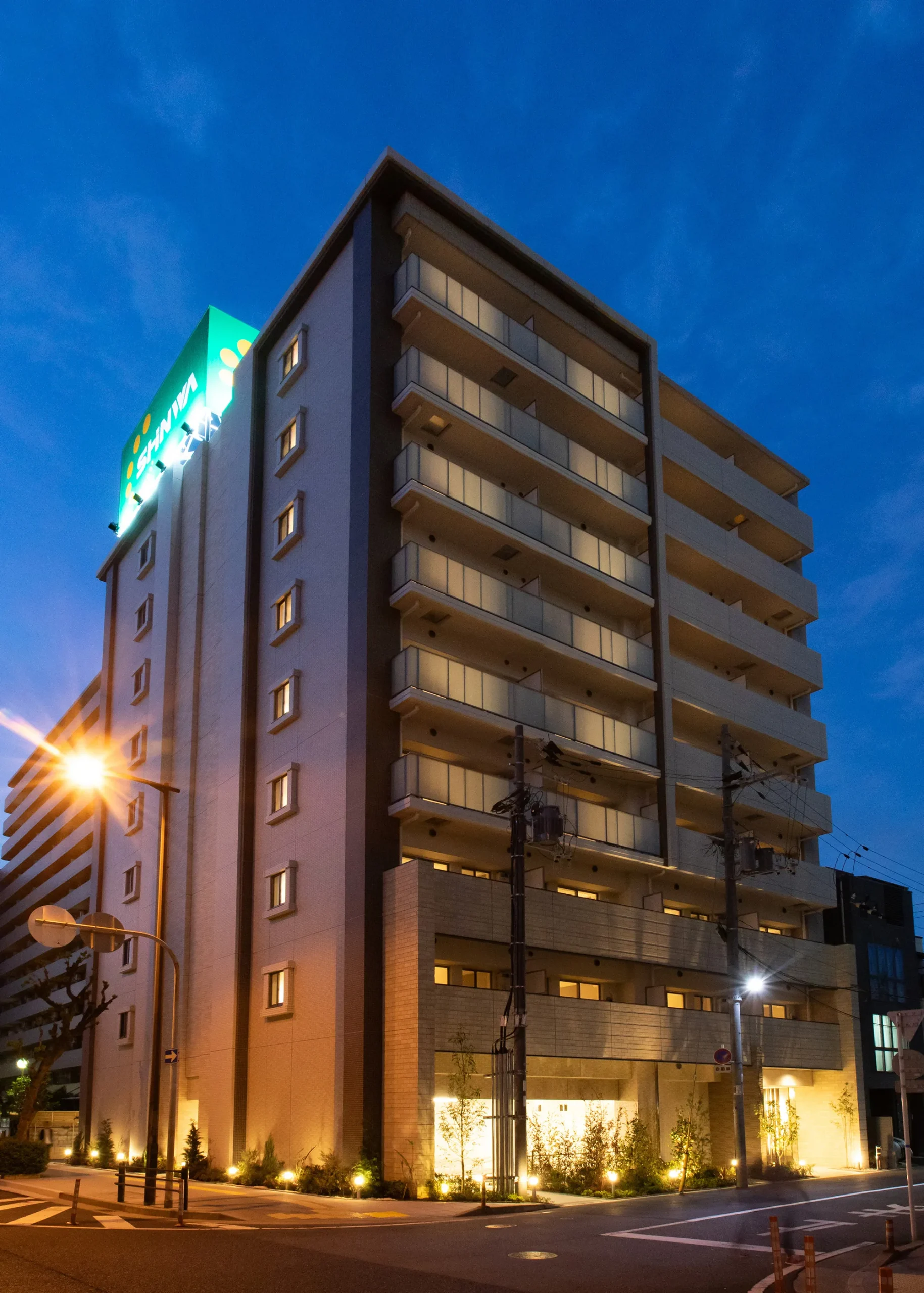 スプランディッド弁天町：南西側外観(夕景)