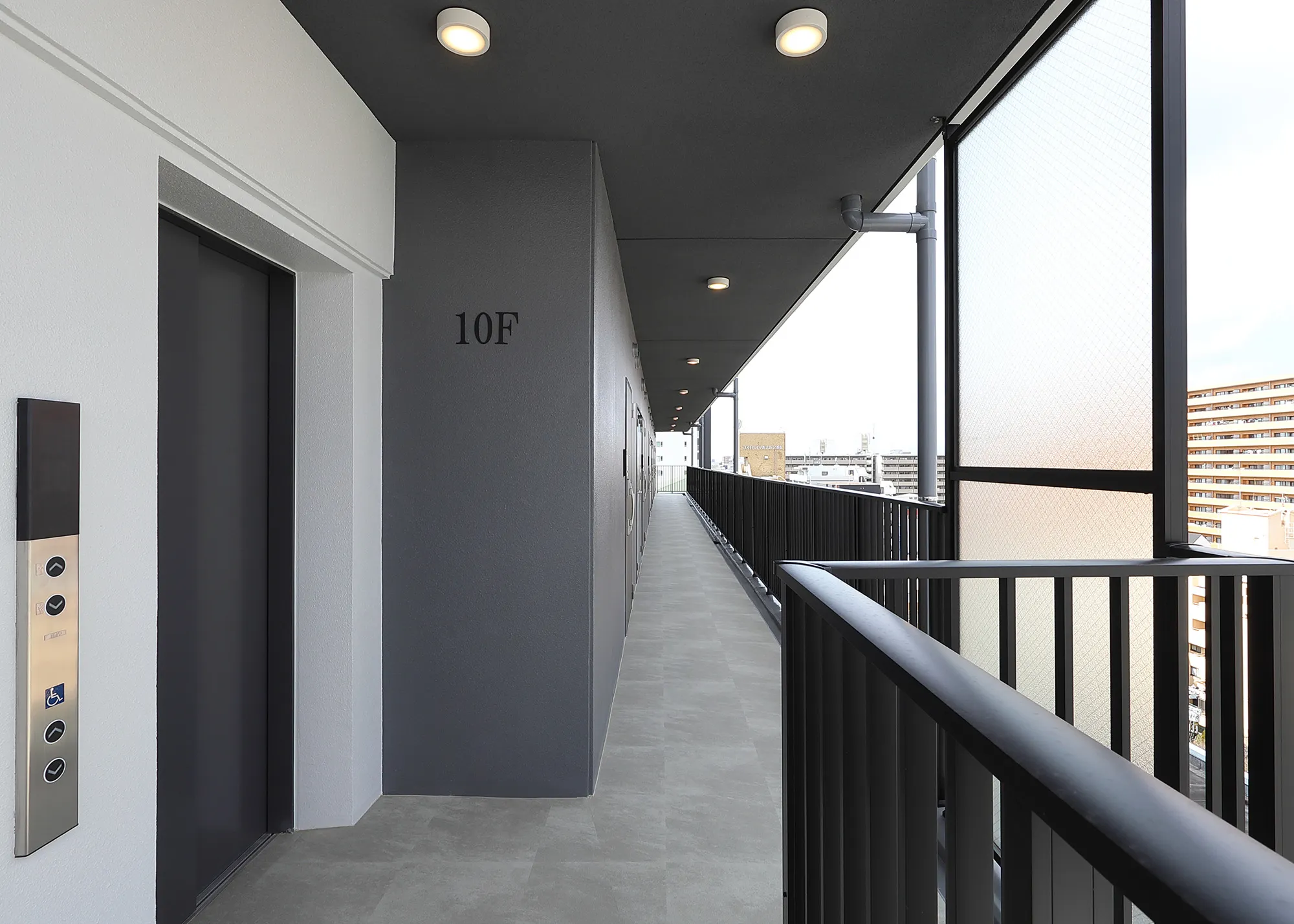 スプランディッド新大阪Ⅵ：EVホール・共用廊下