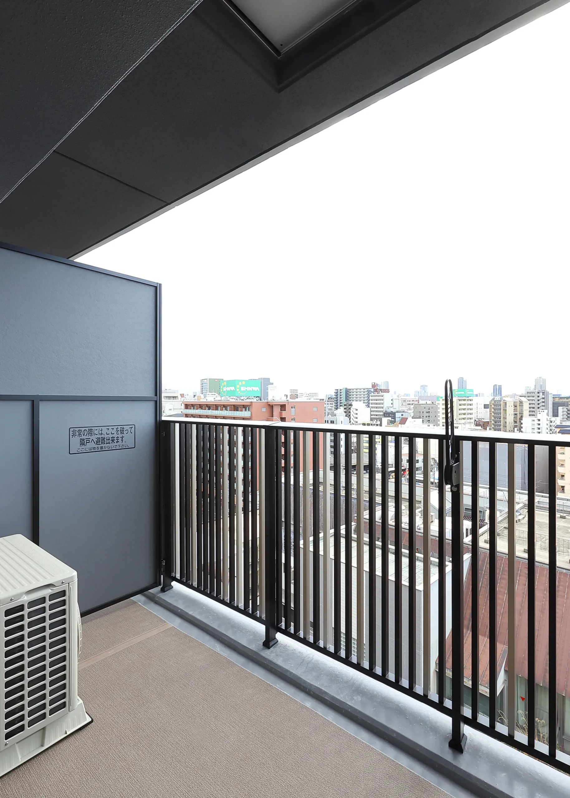 スプランディッド新大阪Ⅵ：Cタイプ：バルコニー