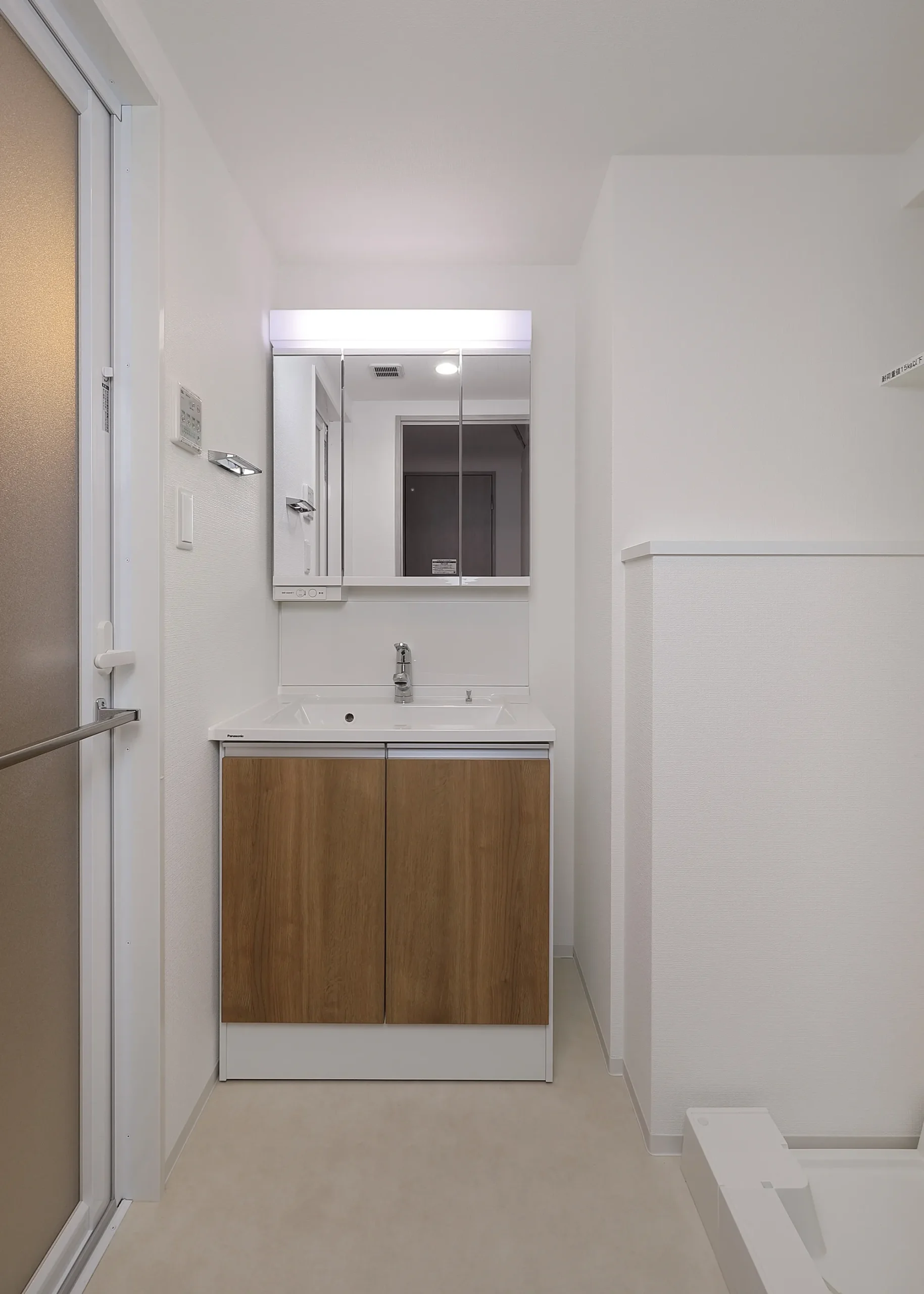 スプランディッド新大阪Ⅵ：Cタイプ：パウダールーム