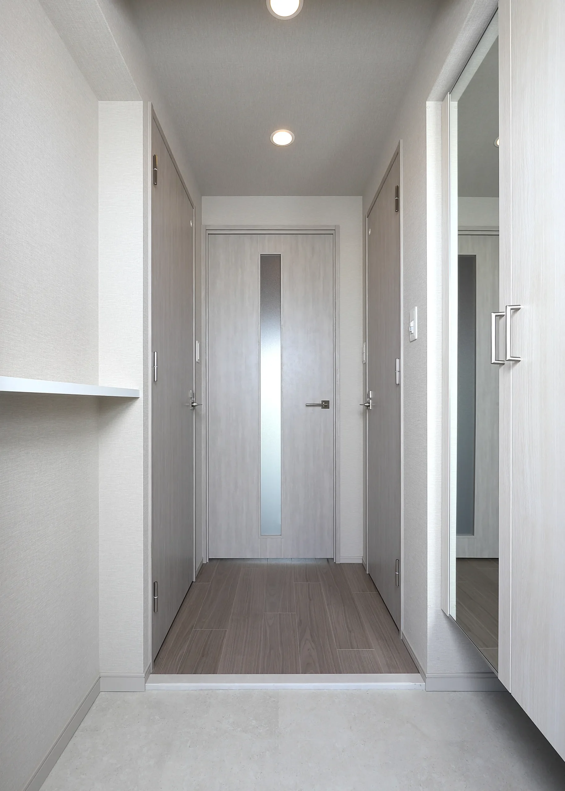 スプランディッド新大阪Ⅵ：Bタイプ：玄関・廊下