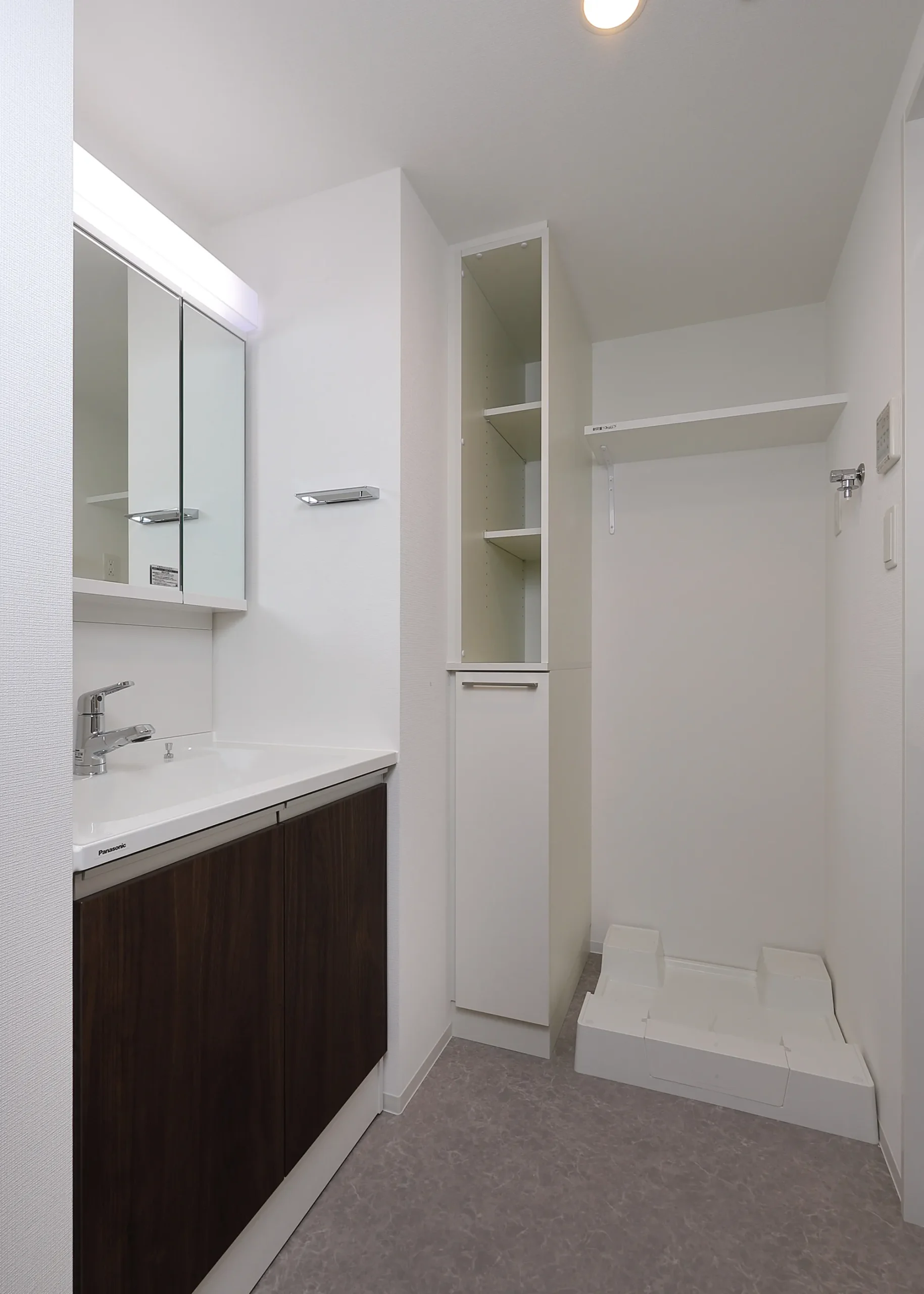 スプランディッド新大阪Ⅶ：Cタイプ：パウダールーム