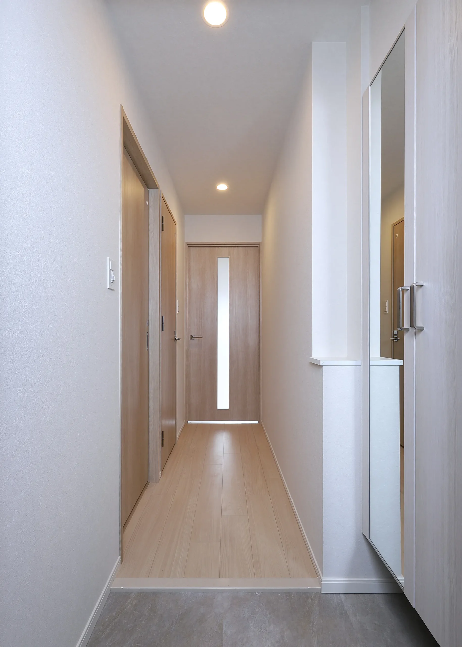 スプランディッド茨木天王：Bタイプ：玄関・廊下