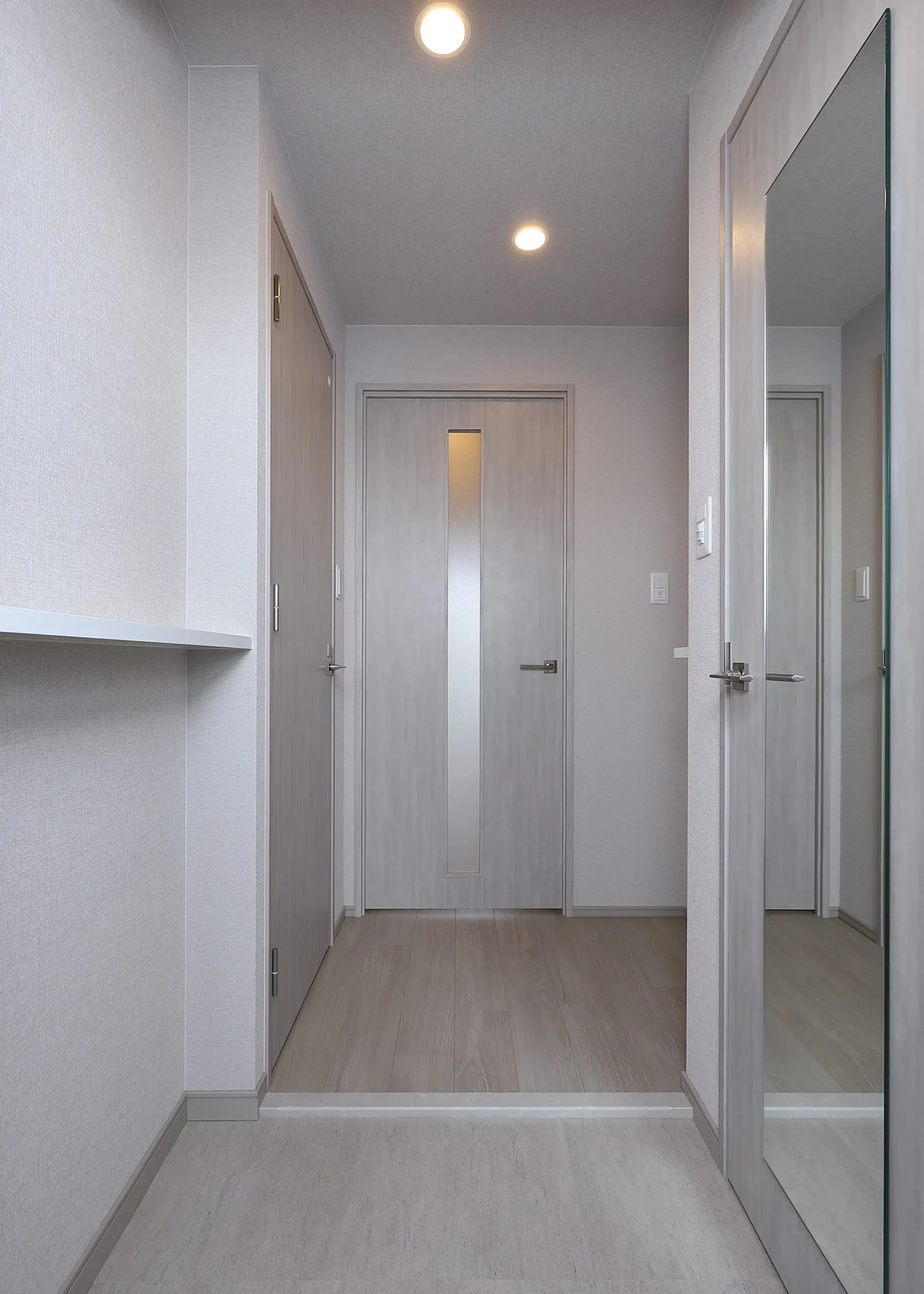 スプランディッド新大阪Ⅶ：Bタイプ：玄関・廊下