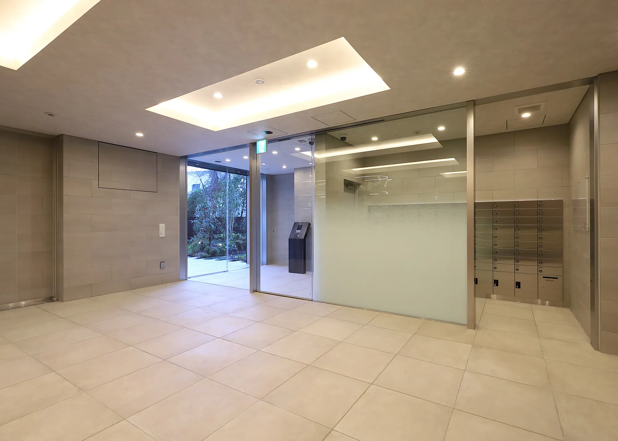 スプランディッド茨木天王：エントランスホール