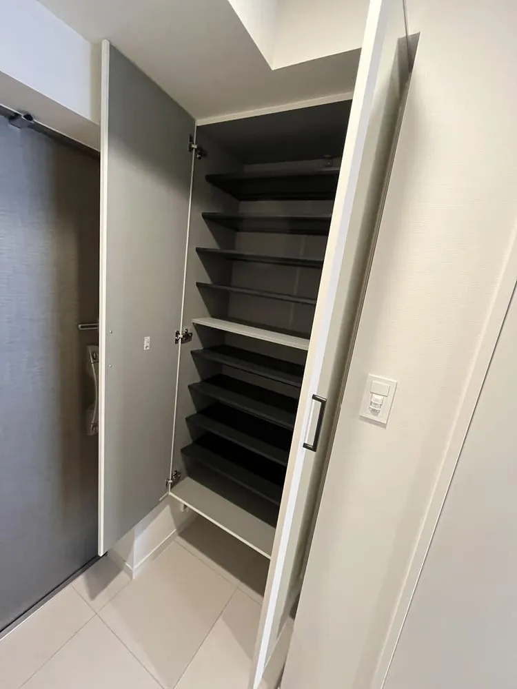 THE MUSIC COURT：モデルルーム（シューズクローゼット・411号室）