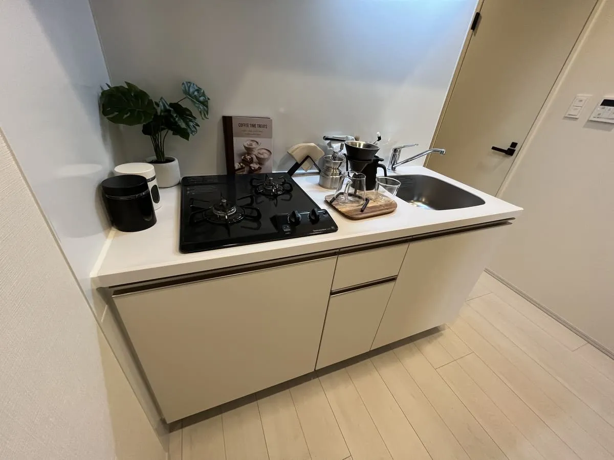 THE MUSIC COURT：モデルルーム（キッチン・411号室）