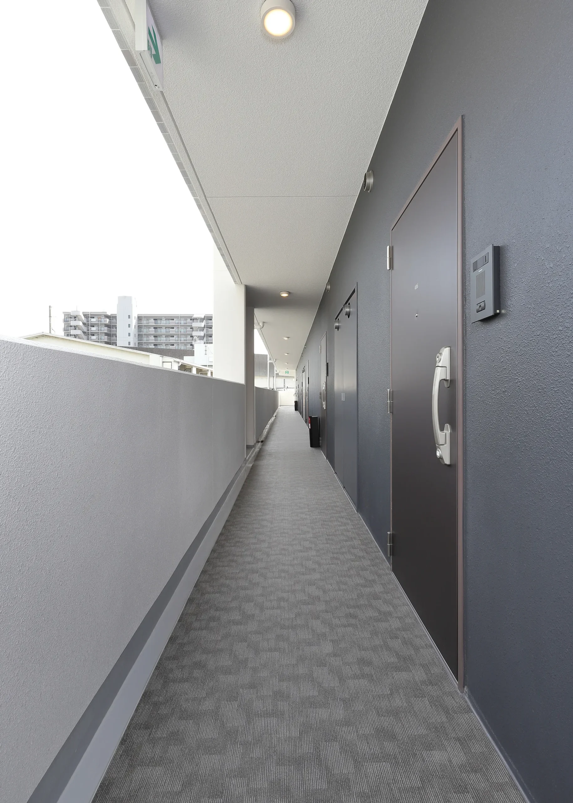 スプランディッド茨木天王：屋外廊下