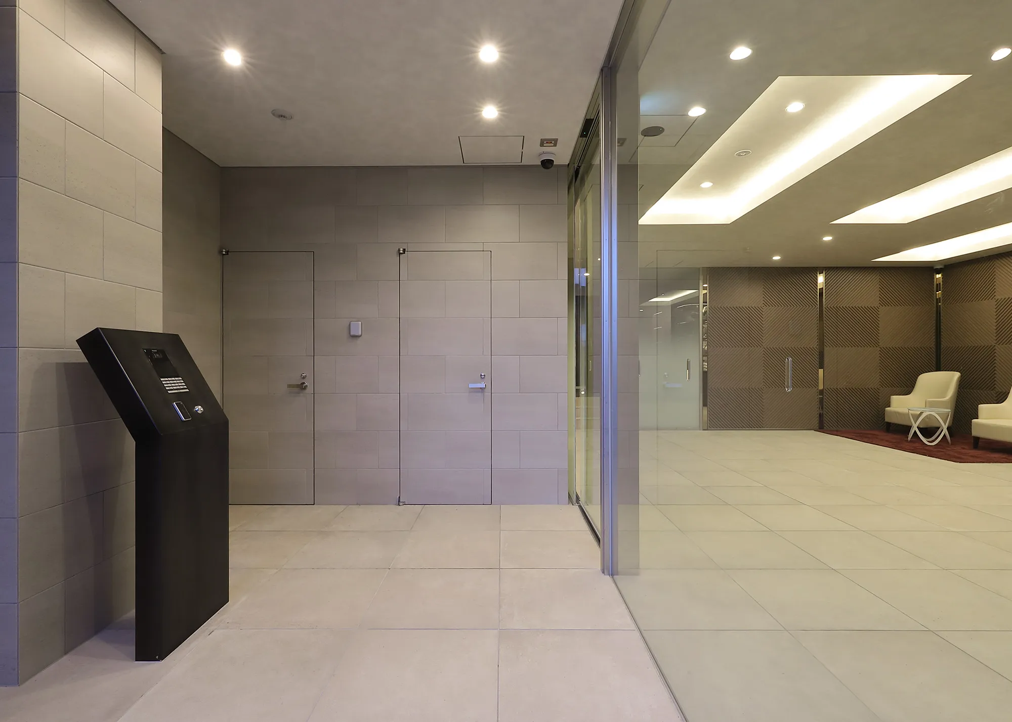 スプランディッド茨木天王：風除室