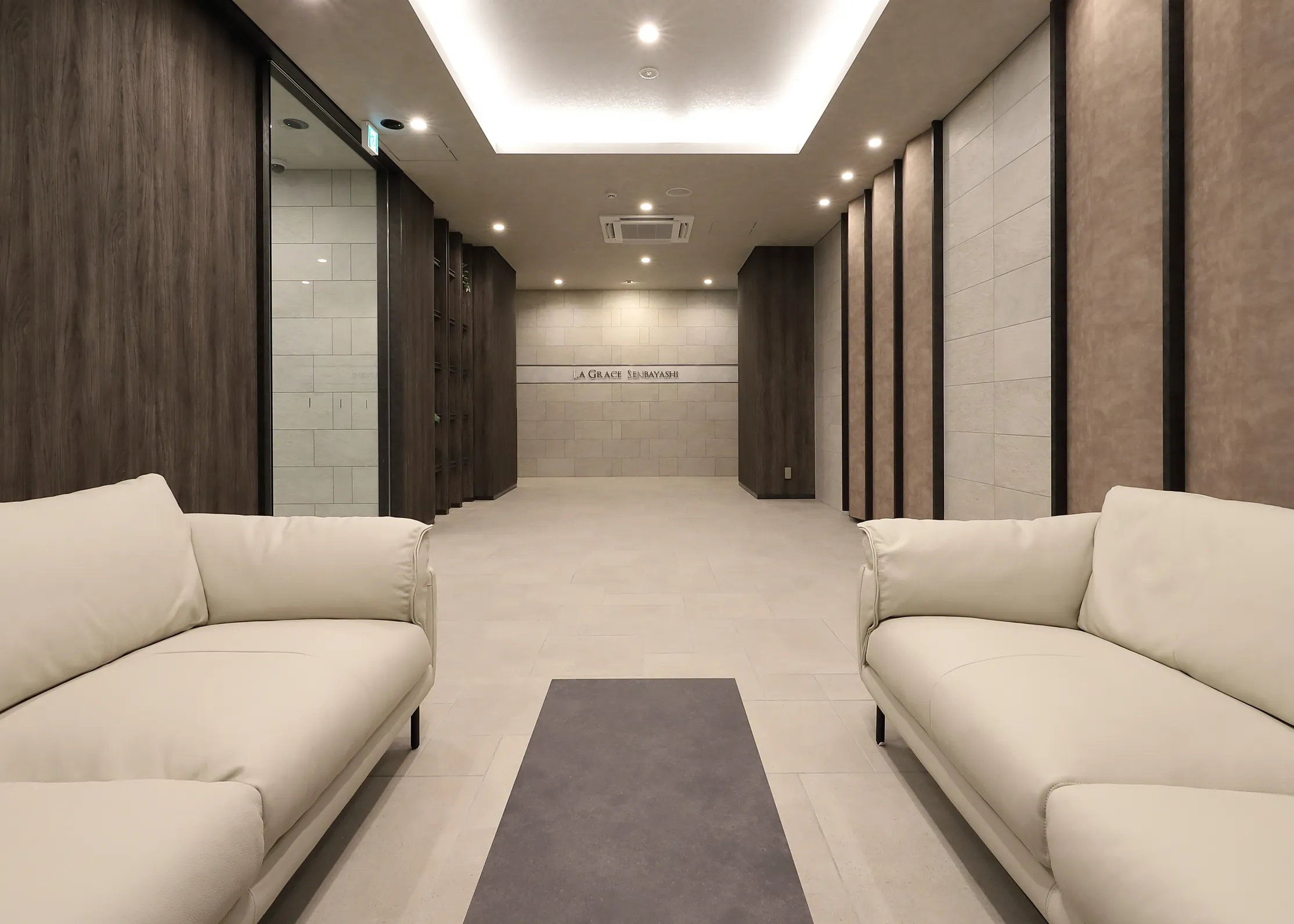 LA GRACE SENBAYASHI：エントランスホール