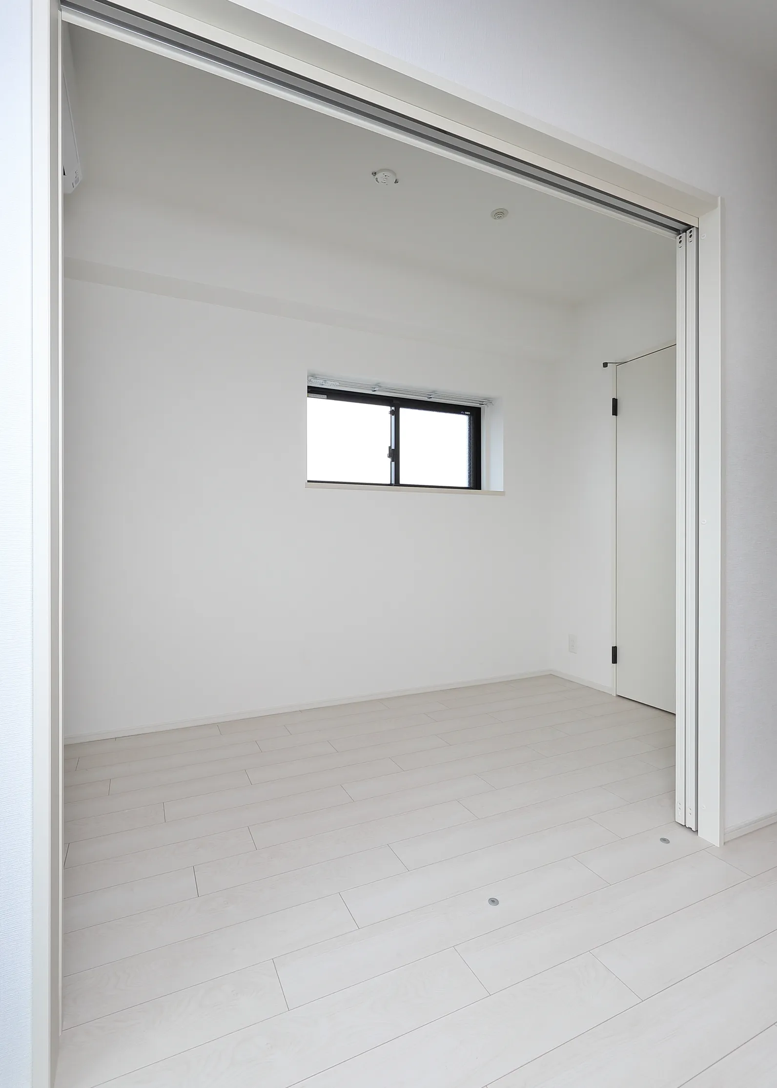 LA GRACE SENBAYASHI：洋室