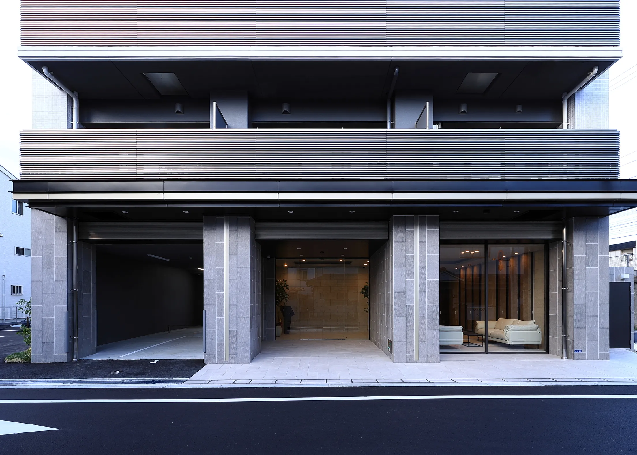 LA GRACE SENBAYASHI：エントランス