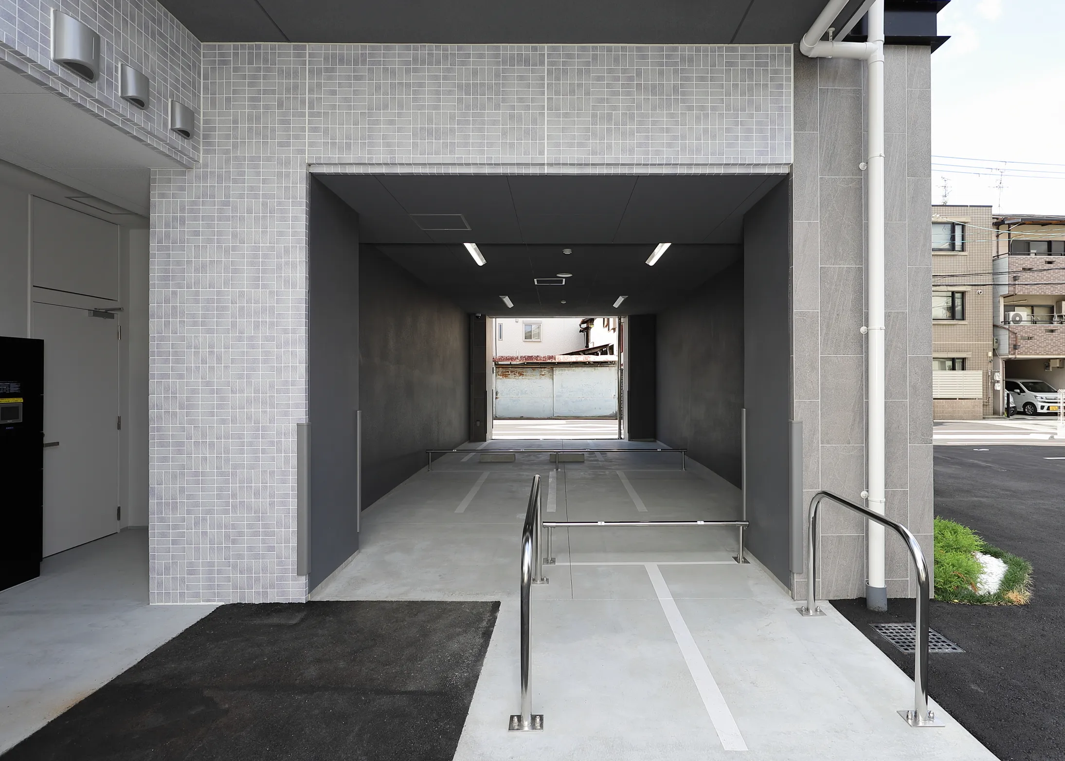 LA GRACE SENBAYASHI：自動二輪置場