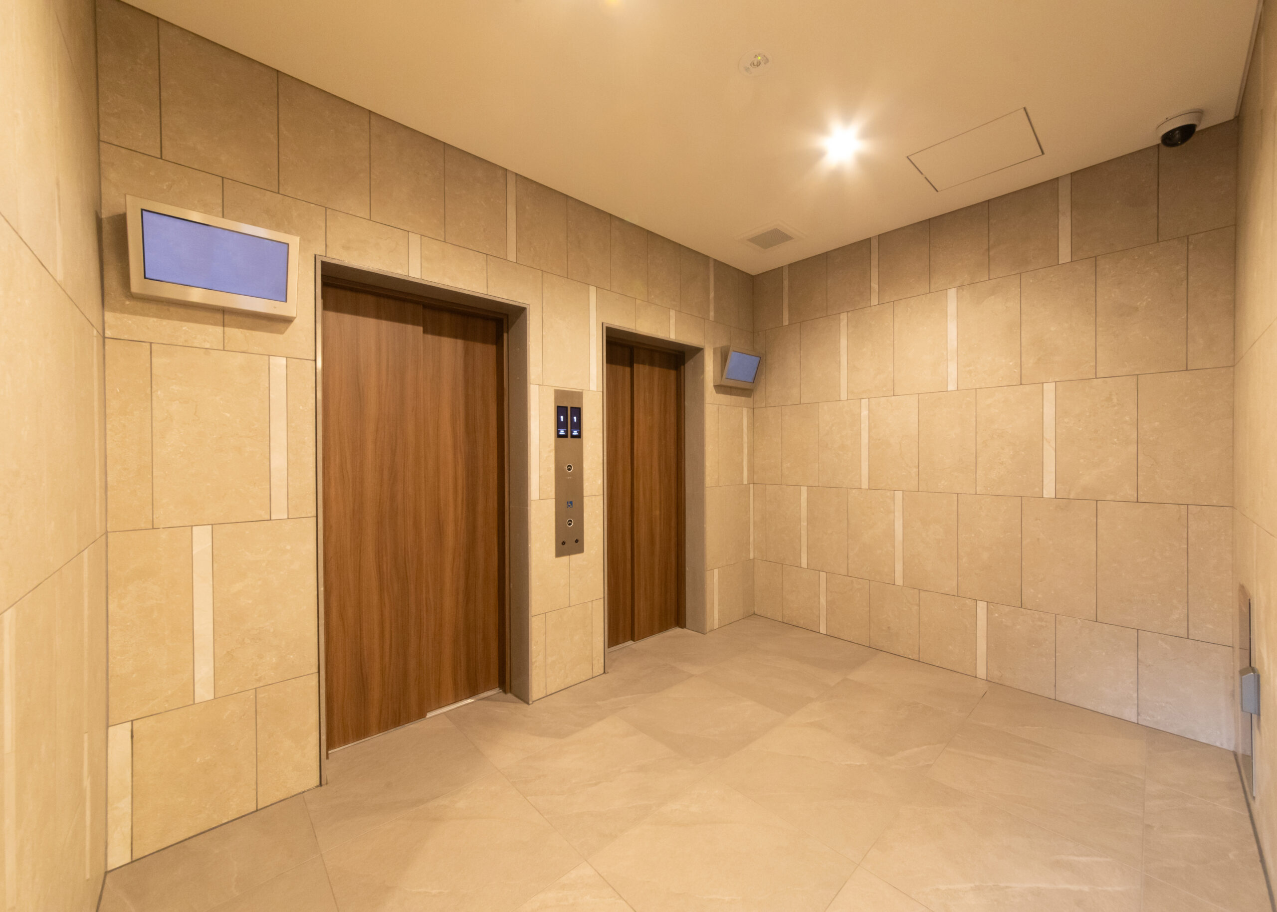 スプランディッド上本町WESTⅡ：エレベーターホール