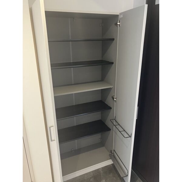 VITA荒本：シューズクローゼット