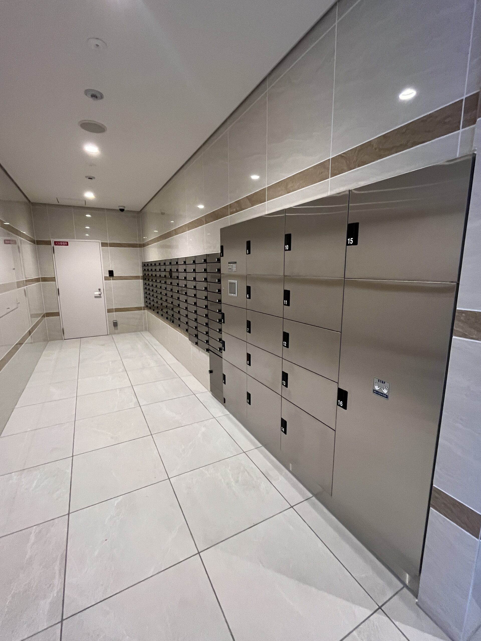 スプランディッドライズ新大阪ノース：エントランスホール