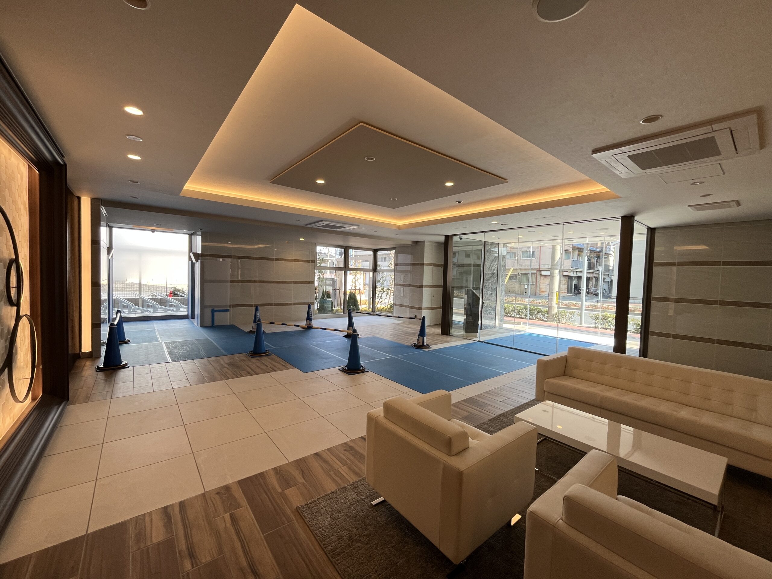 スプランディッドライズ新大阪ノース：エントランスホール