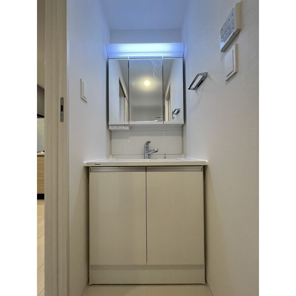 スプランディッド梅田WEST：洗面台