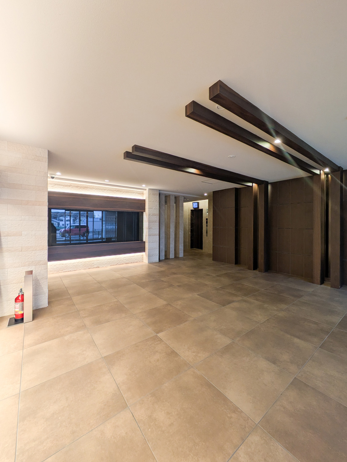 ロイス茨木奈良町：エントランス