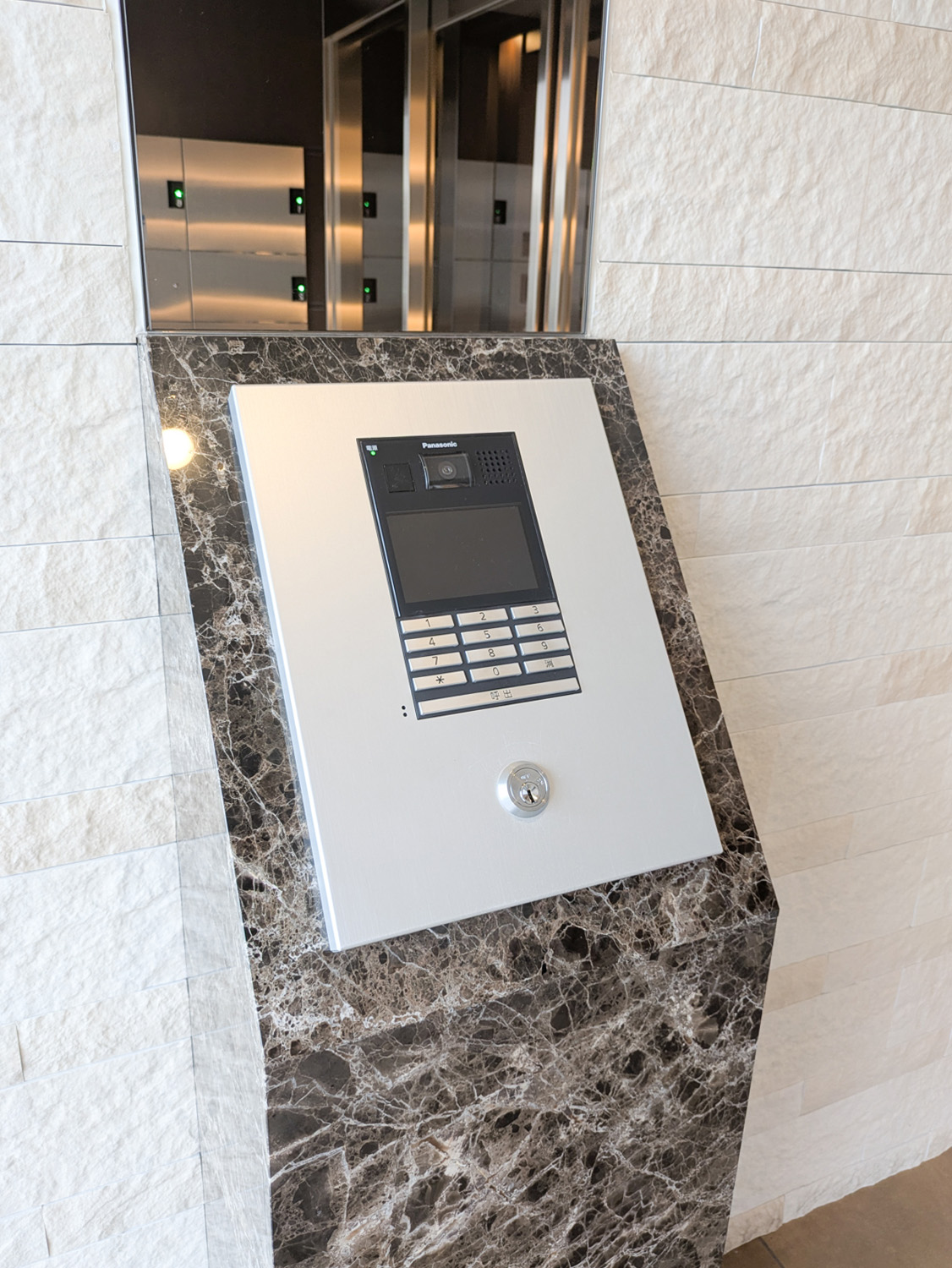 ロイス茨木奈良町：オートロック